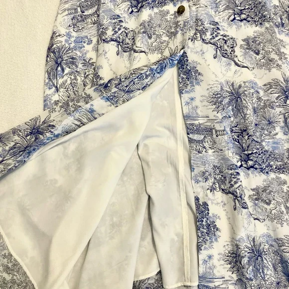 Stunning Patterned Maxi Skirt - Picture 2 of 4